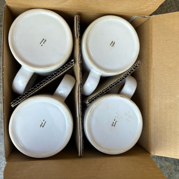 Cesar’s Palace limited edition vintage white porcelain gold trim mugs 4/1set nwt - Picture 6 of 8